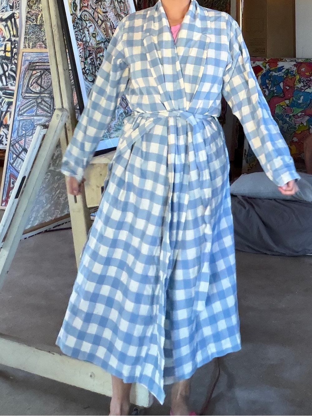 NWOT Heather Taylor Home Luxury Gingham Blue and White Checkered Home Art Robe